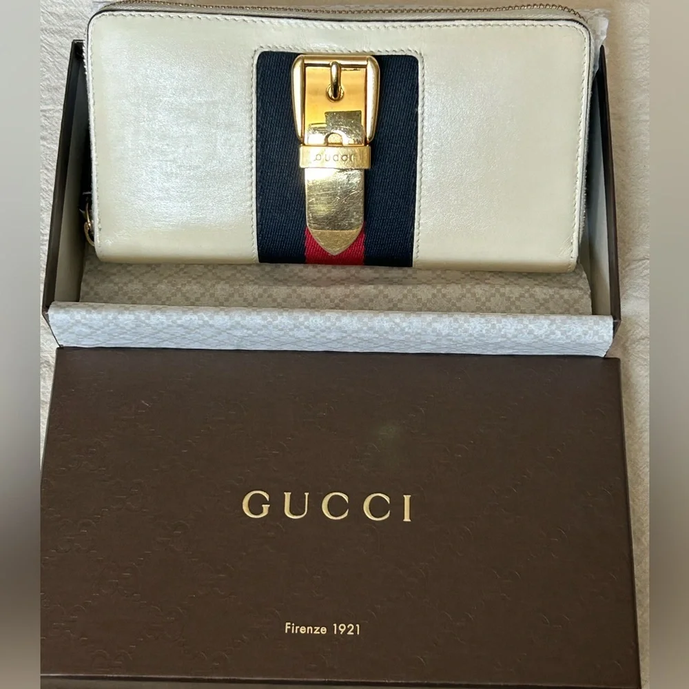 GUCCI Sylvie Web Accent Sherry Line Leather Accordion Zip Around Long Wallet